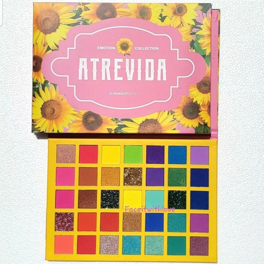 ATREVIDA Eyeshadow Palette Limited Edition